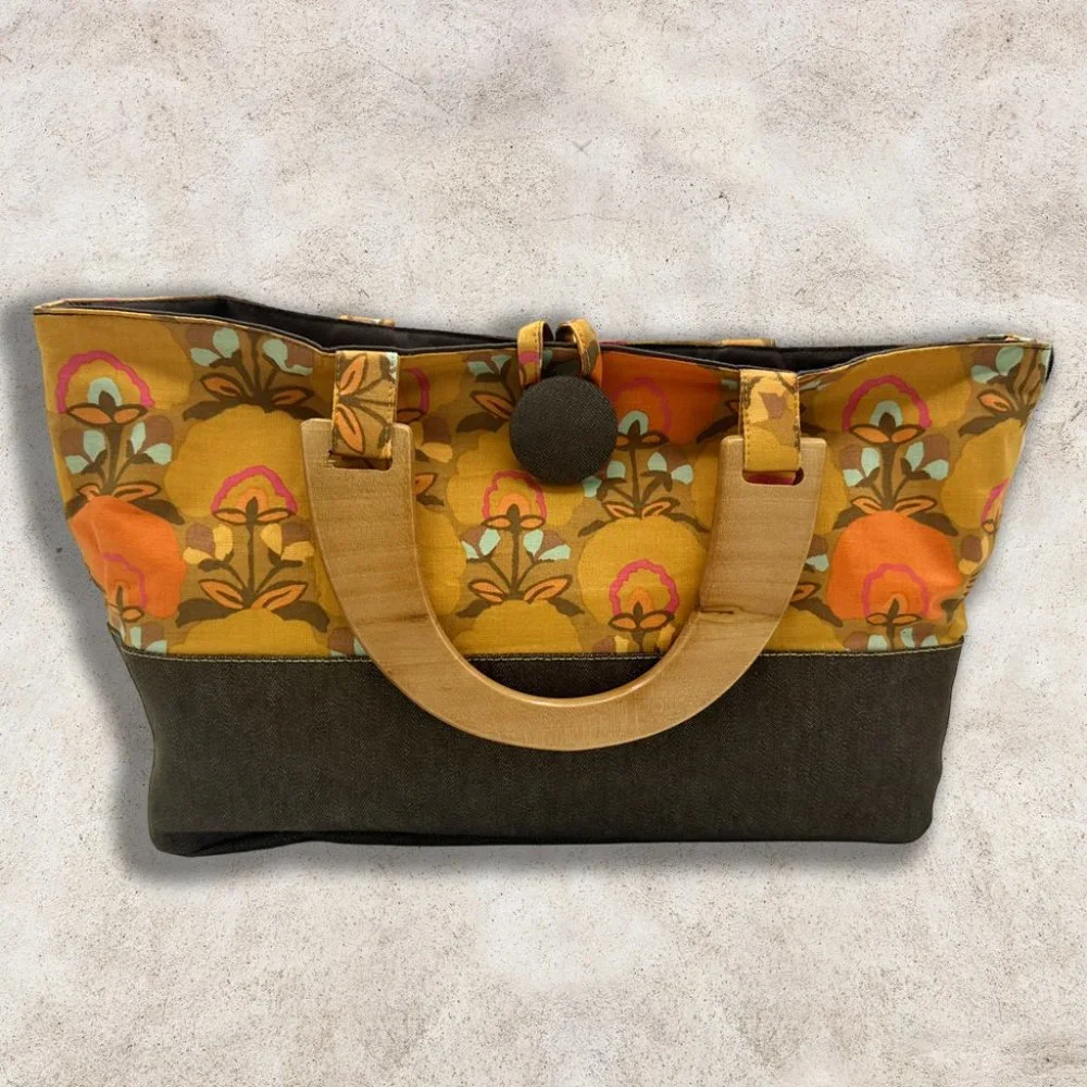 Retro Inspired Handbag - Picture 1 of 6